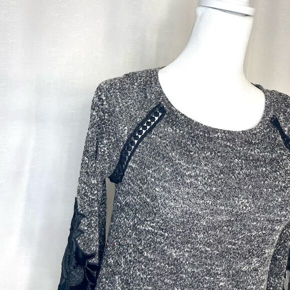 Maurices Sweater Applique Sleeves Size XS  Black White Gray - Picture 2 of 6